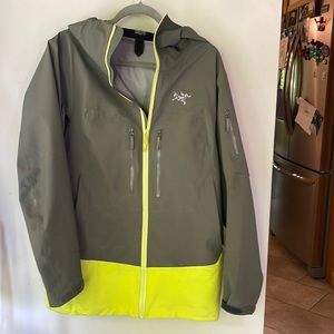 Arc’teryx Sentinel LT Jacket Womens Large